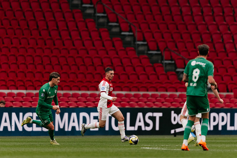 Gloukh Aan De Bal 900