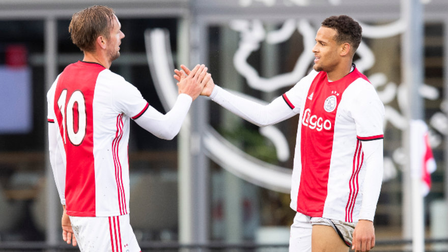 victoria-facil-de-ajax-contra-willem-ii-en-partido-amistoso